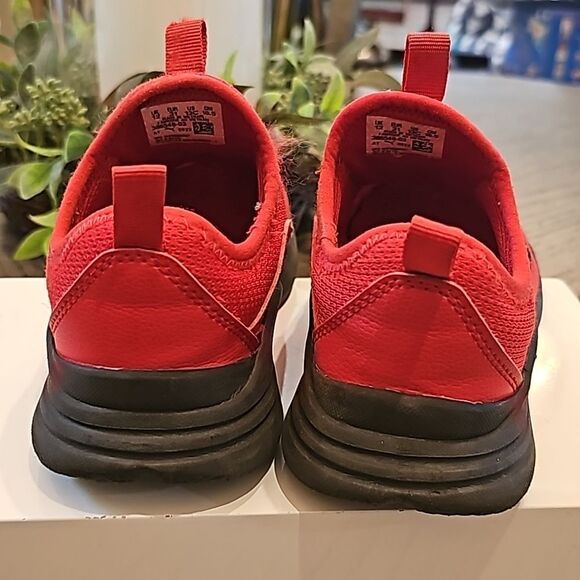 Red Puma slip on sneakers size 12 - Picture 5 of 10